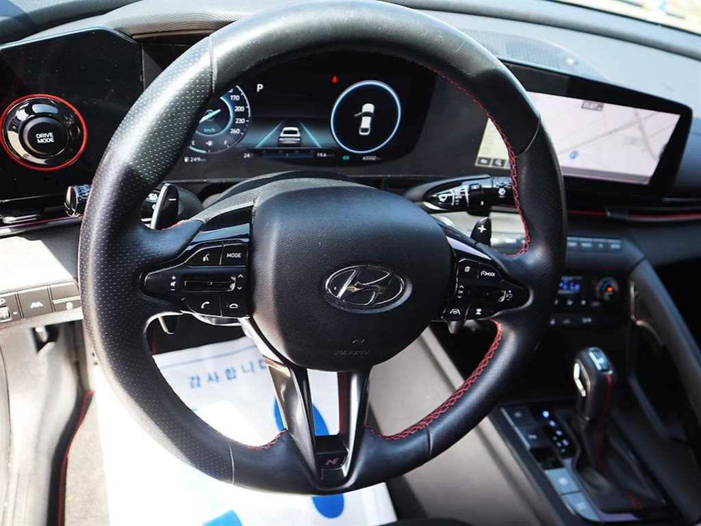 HYUNDAI Avante - Vista 8