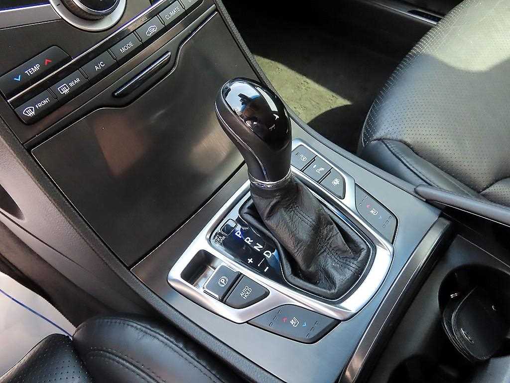 HYUNDAI Grandeur - Vista 10