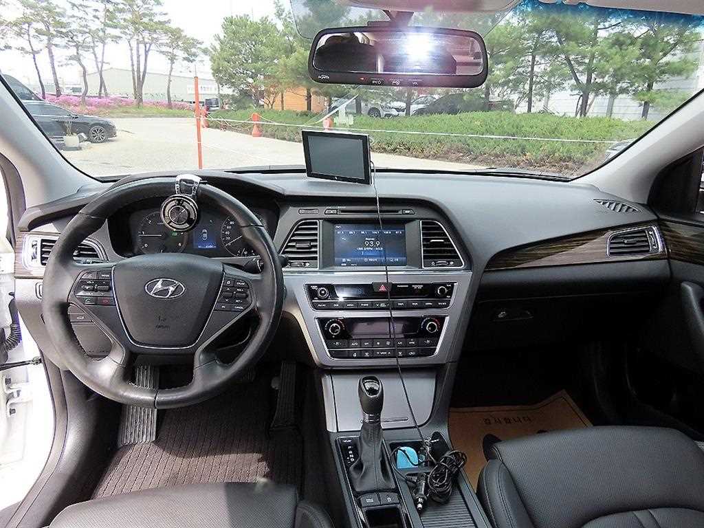 HYUNDAI Sonata - Vista 7