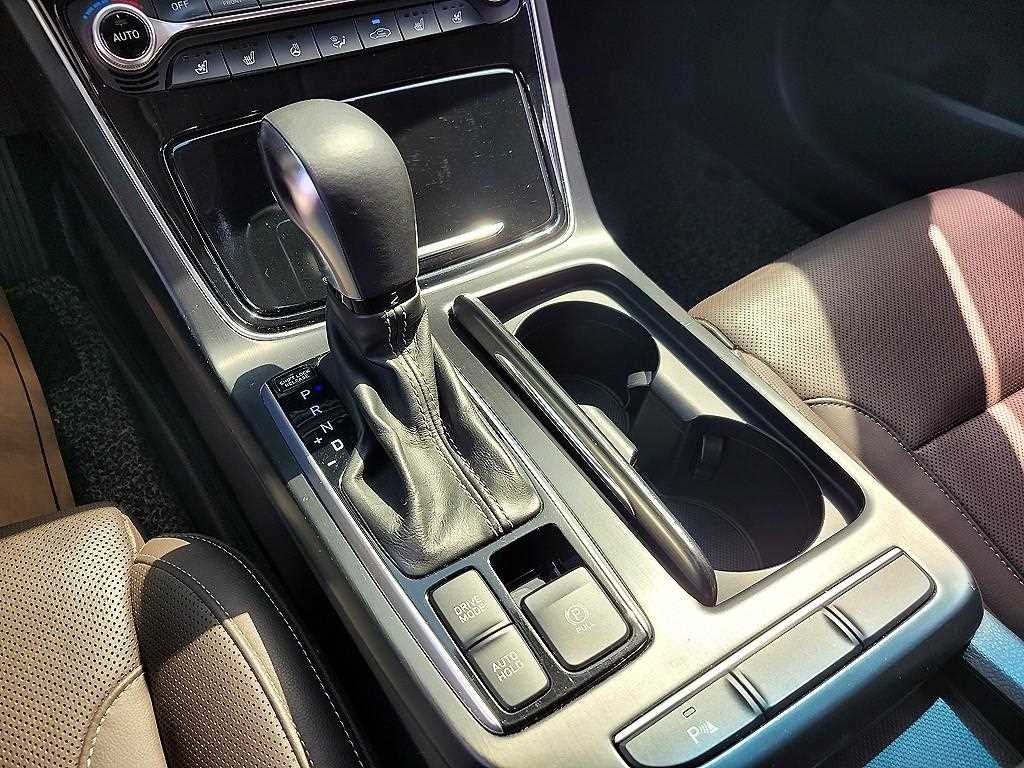 HYUNDAI Grandeur - Vista 11