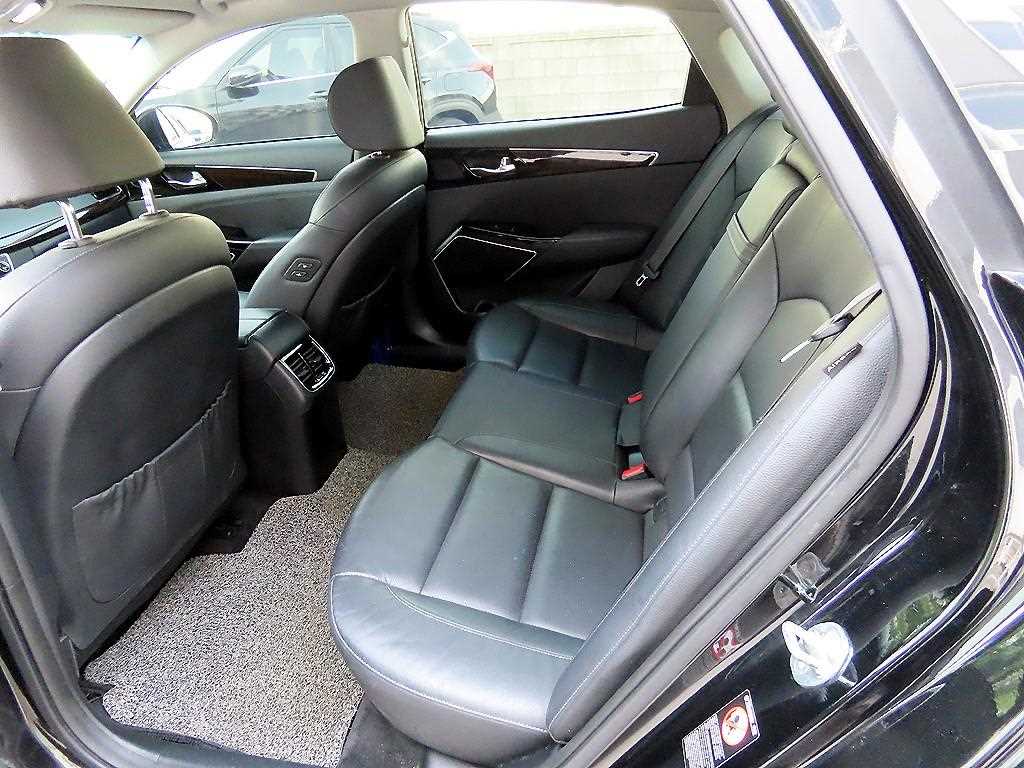 KIA K7 - Vista 6