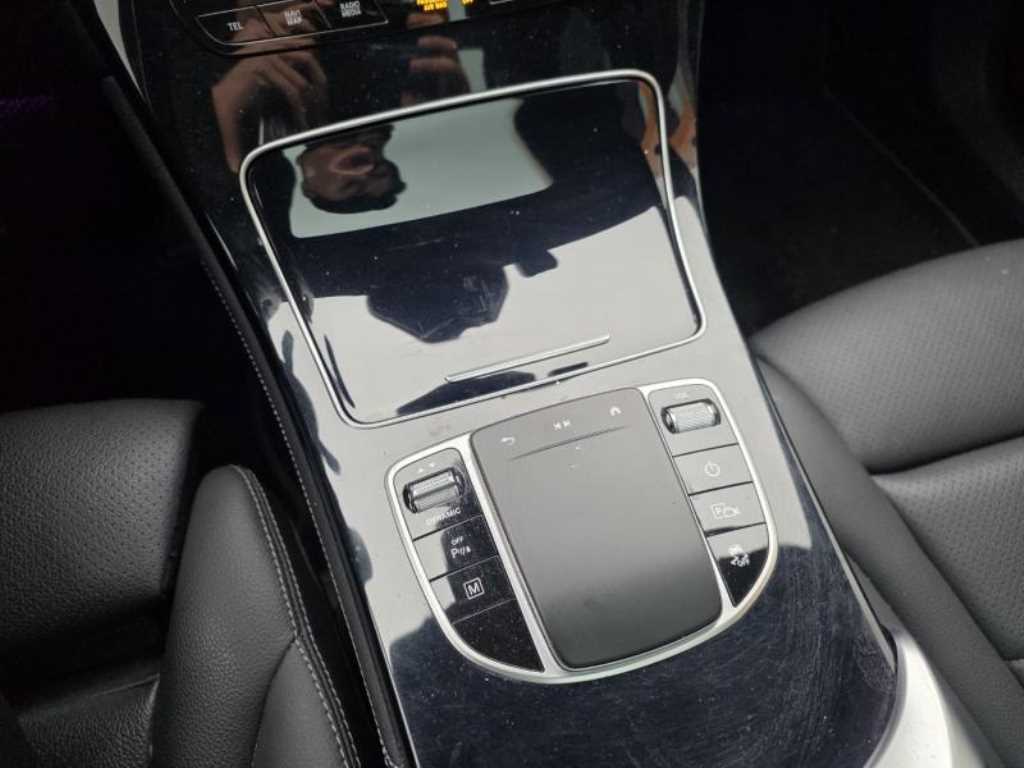 Mercedes Benz GLC Class - Vista 11