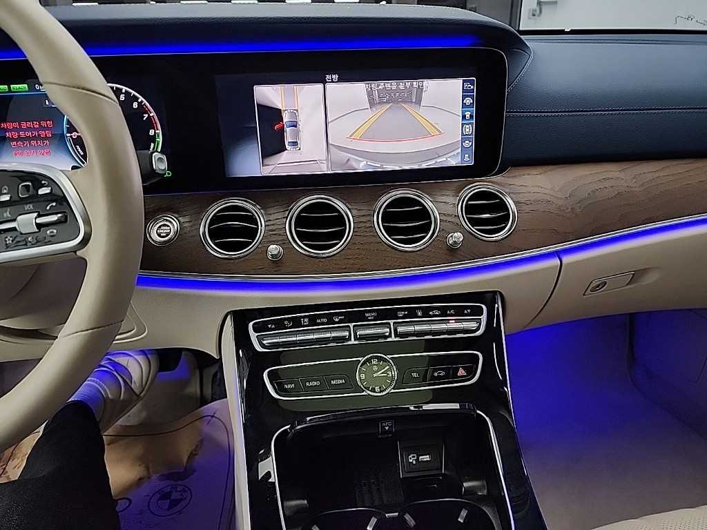 Mercedes Benz E class - Vista 10