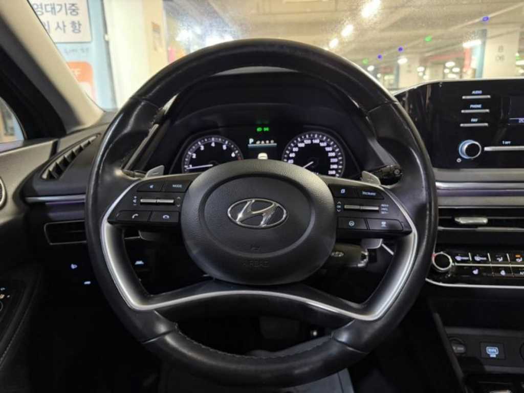 HYUNDAI Sonata - Vista 8