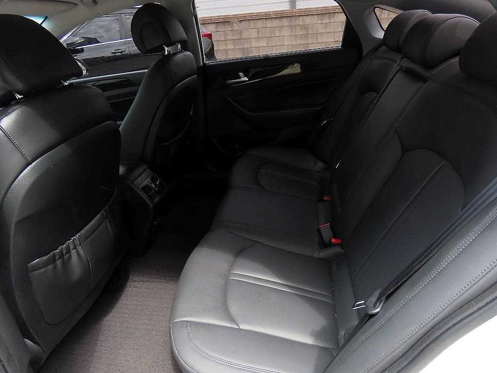 HYUNDAI Sonata - Vista 6