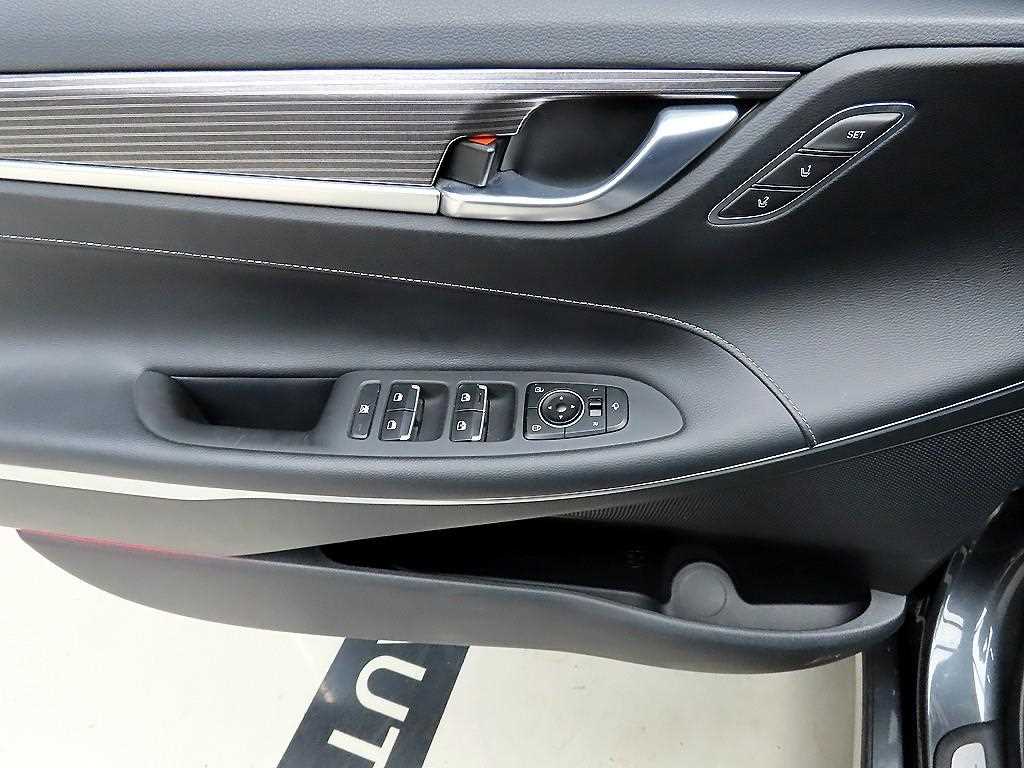 HYUNDAI Grandeur - Vista 11