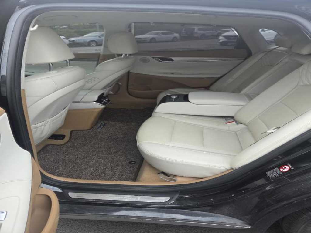 HYUNDAI Grandeur - Vista 5