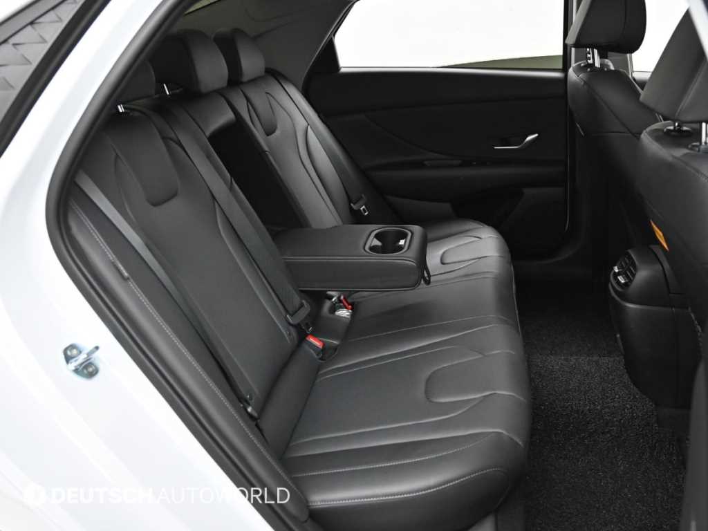 HYUNDAI Avante - Vista 12