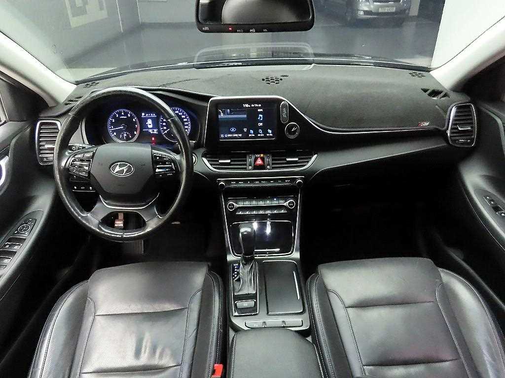 HYUNDAI Grandeur - Vista 8