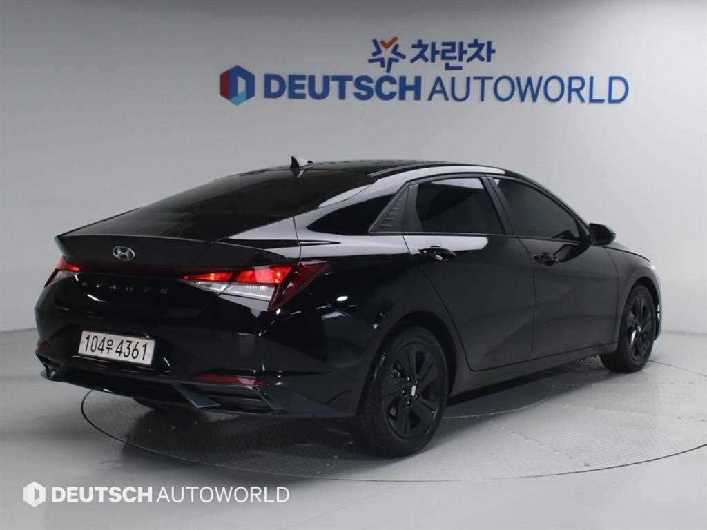 HYUNDAI Avante - Vista 2