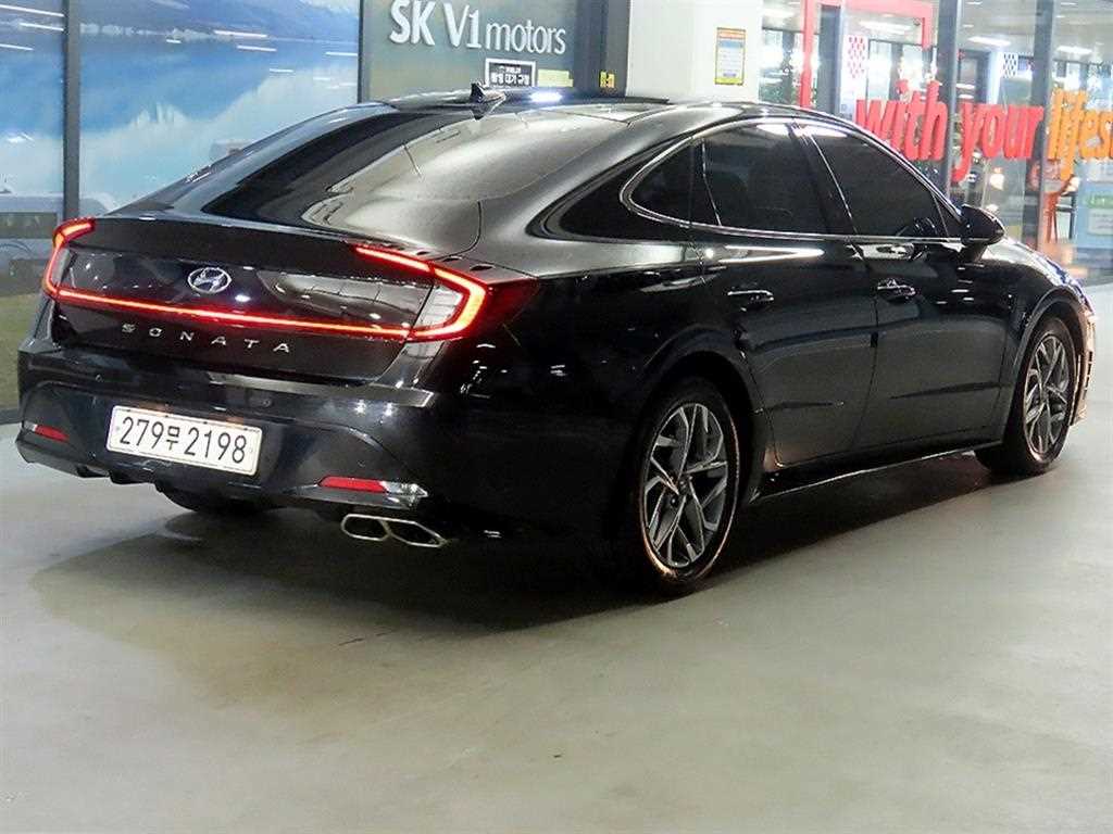 HYUNDAI Sonata - Vista 4