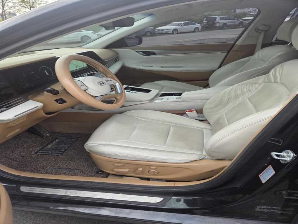 HYUNDAI Grandeur - Vista 4