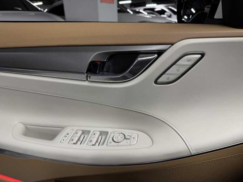 HYUNDAI Grandeur - Vista 11
