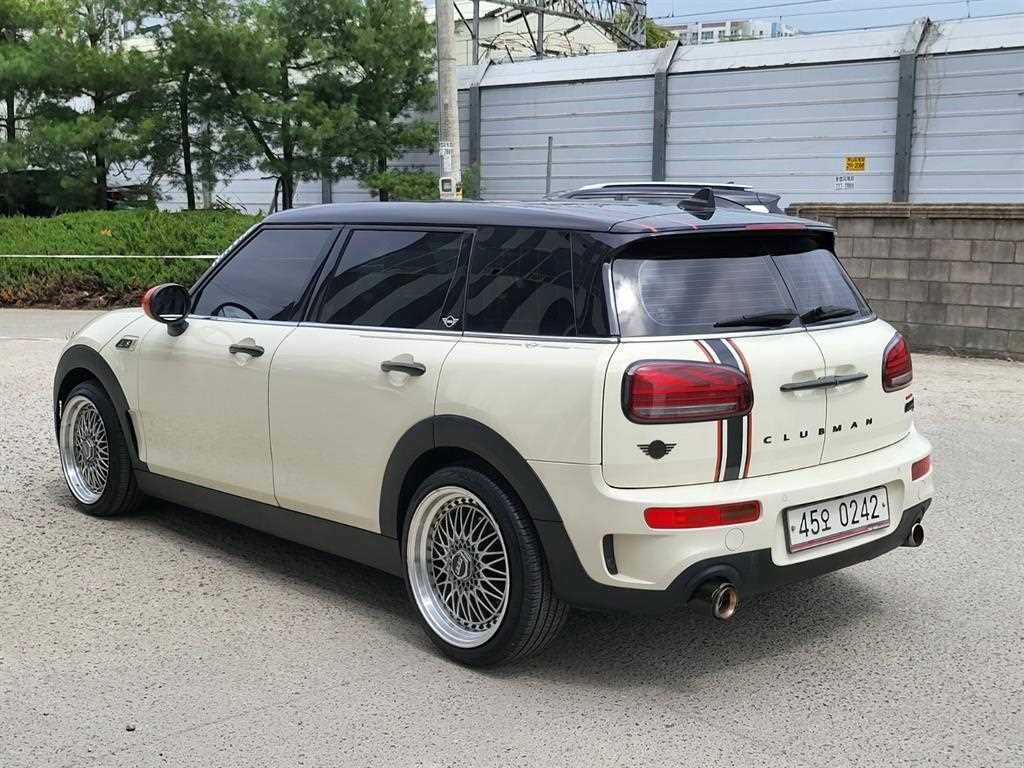 Mini Clubman - Vista 3