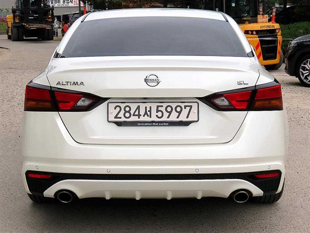 Nissan Altima - Vista 4