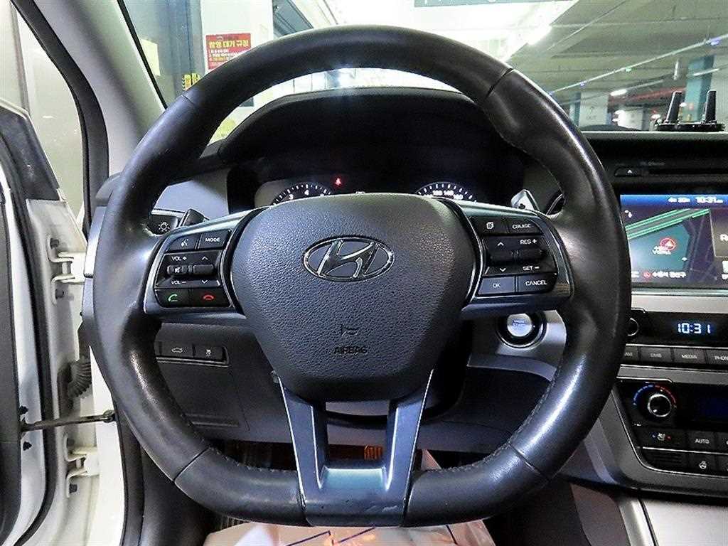 HYUNDAI Sonata - Vista 8