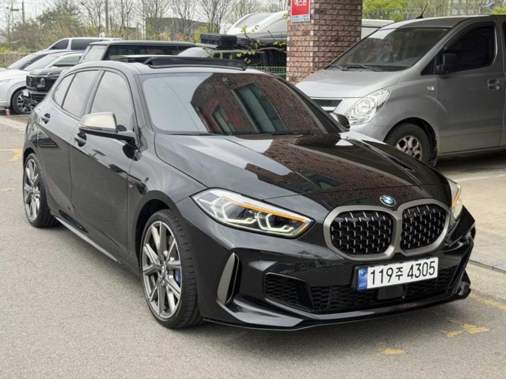 BMW 1 series 2024 Negro - Importación desde Corea - HF Imports Iquique - Foto 1