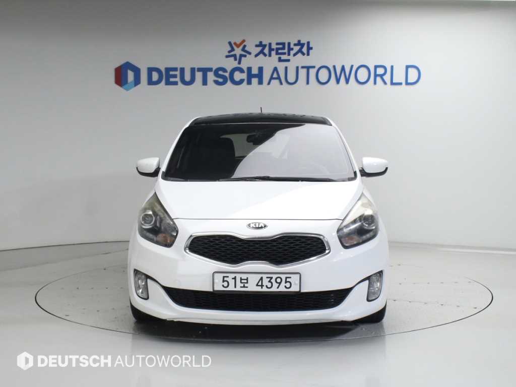 KIA Carens - Vista 3