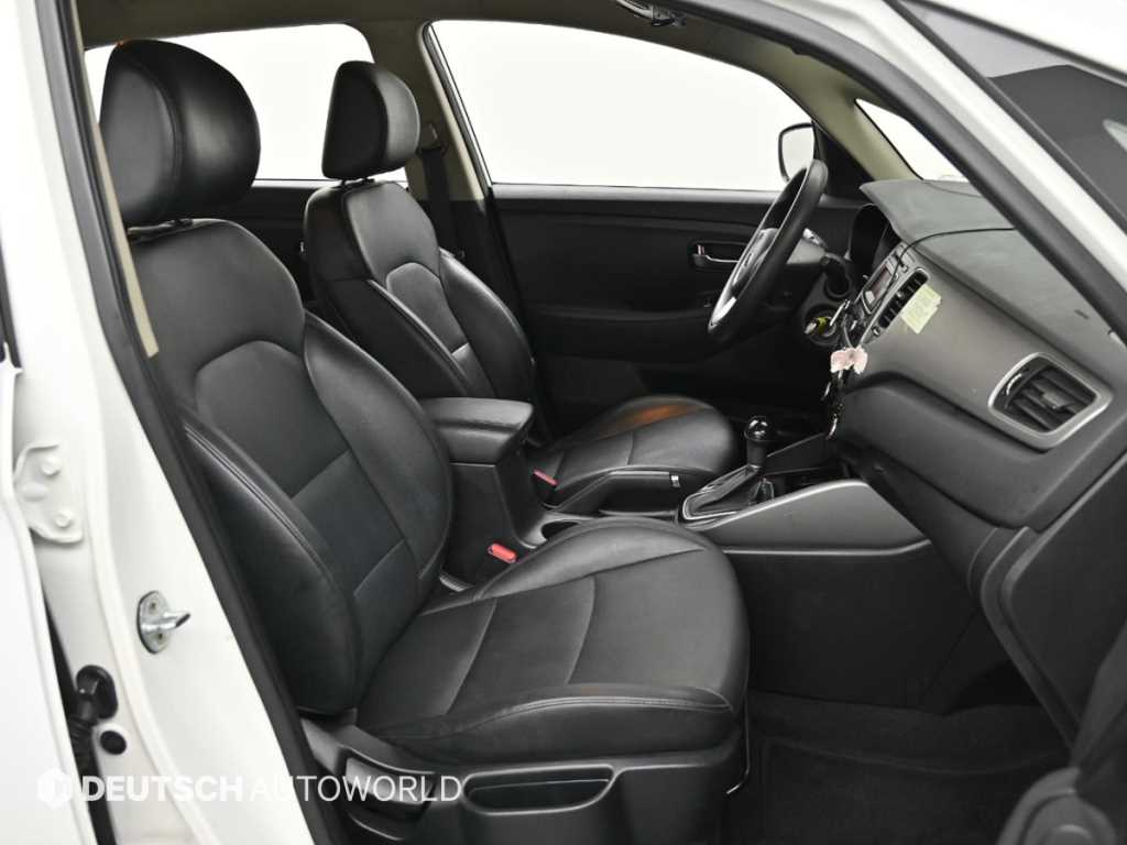 KIA Carens - Vista 10