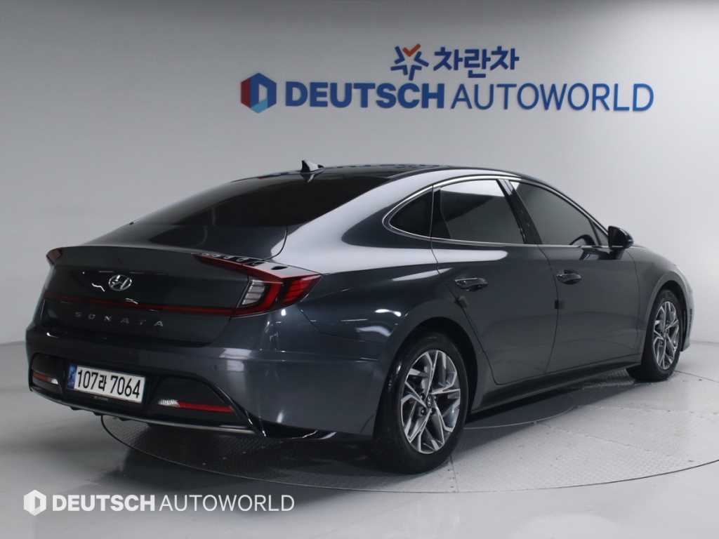 HYUNDAI Sonata - Vista 2