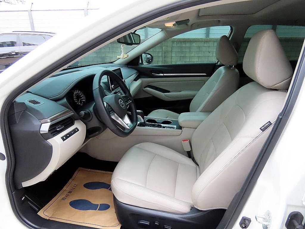 Nissan Altima - Vista 5