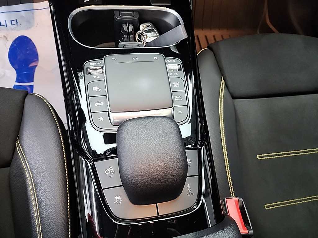 Mercedes Benz CLA Class 2023 Negro - Importación desde Corea - HF Imports Iquique - Foto 17