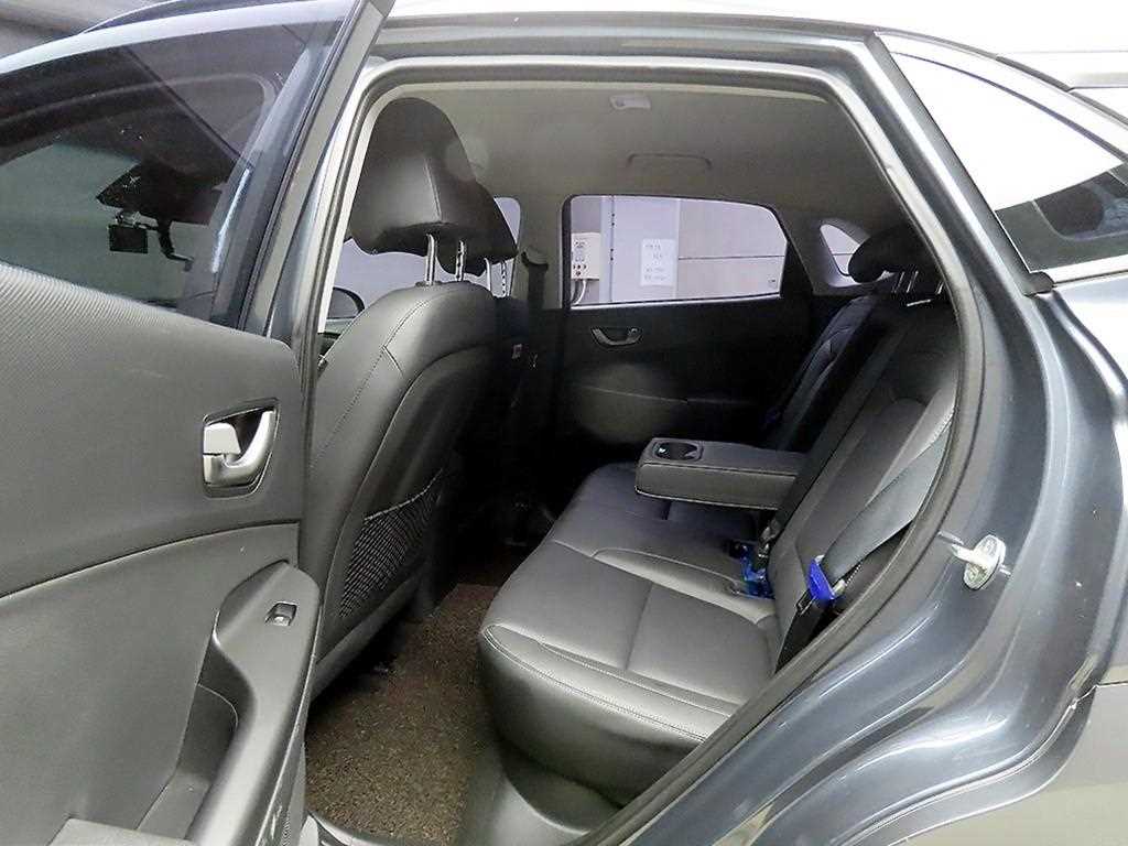 HYUNDAI Kona - Vista 6