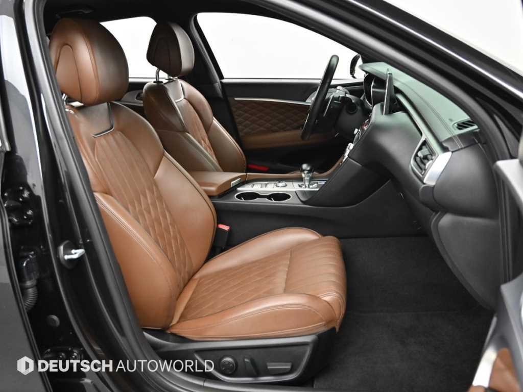 Genesis G70 - Vista 11