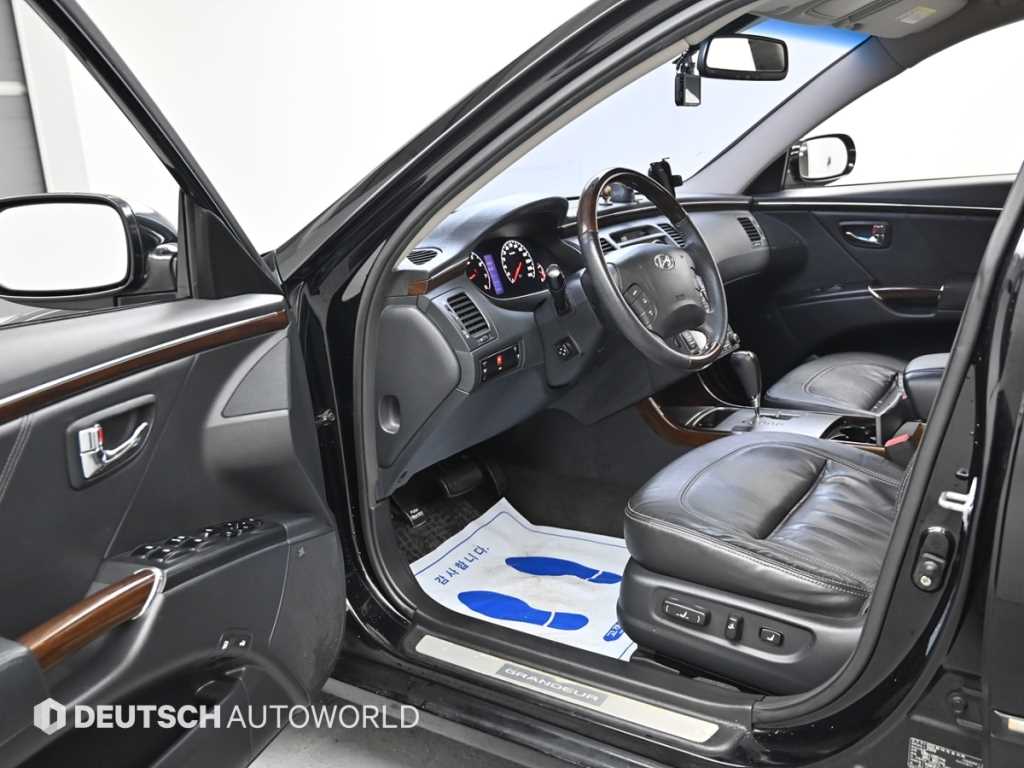 HYUNDAI Grandeur - Vista 11