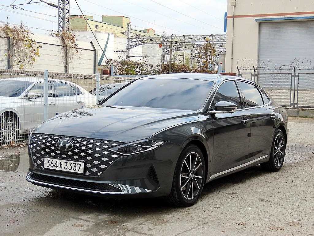 HYUNDAI Grandeur - Vista 2