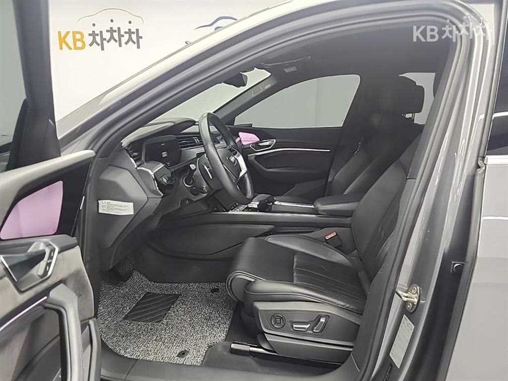 Audi e-Tron - Vista 11