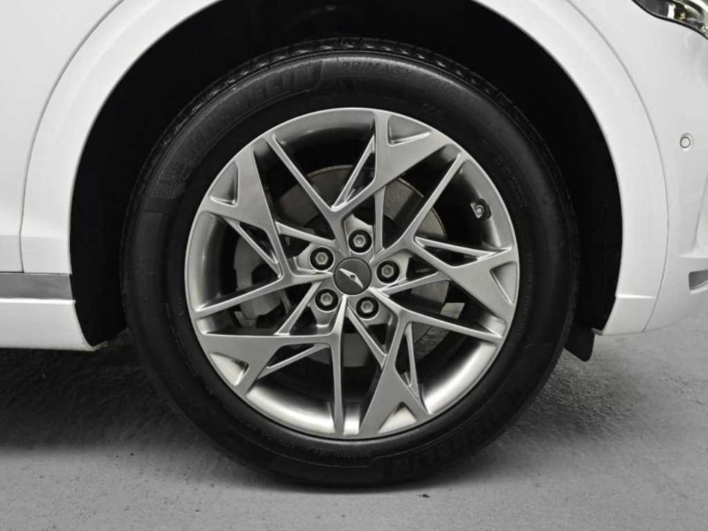 Genesis GV70 - Vista 5