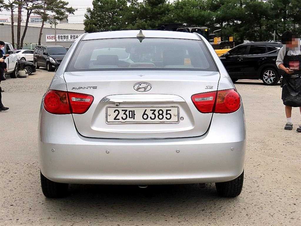 HYUNDAI Avante - Vista 4