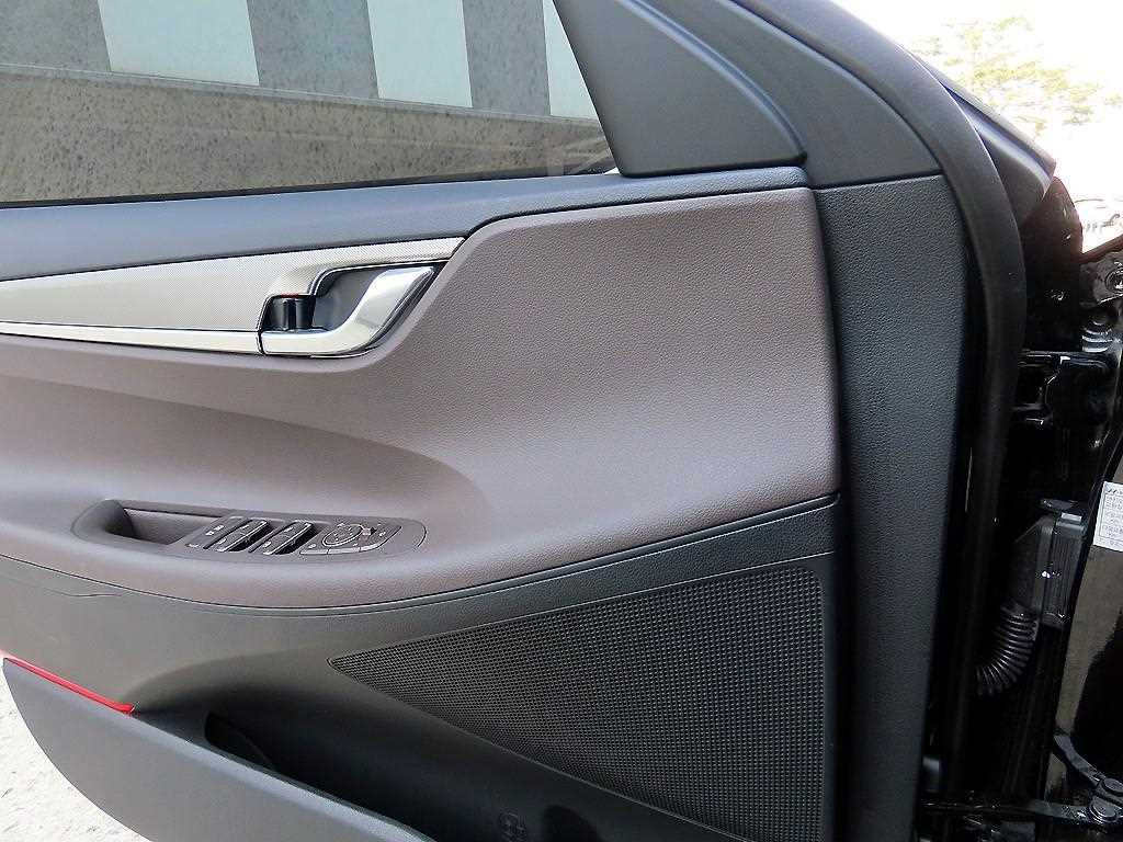 HYUNDAI Grandeur - Vista 11