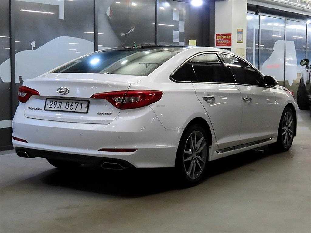 HYUNDAI Sonata - Vista 4