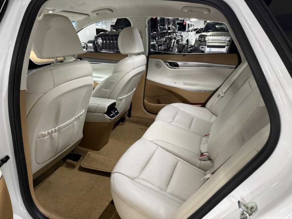 HYUNDAI Grandeur - Vista 10