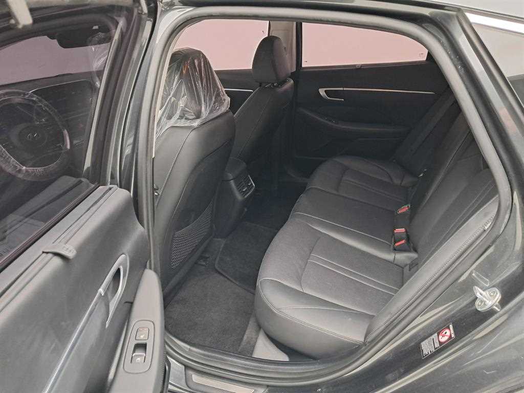 HYUNDAI Sonata - Vista 12