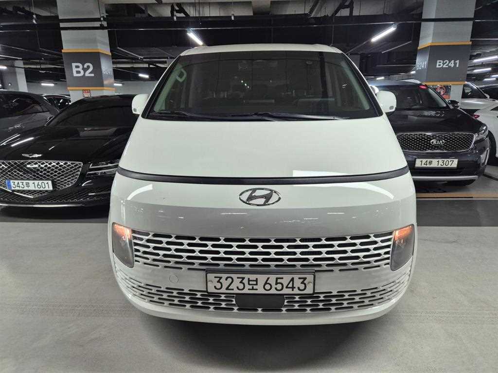 HYUNDAI Staria - Vista 3