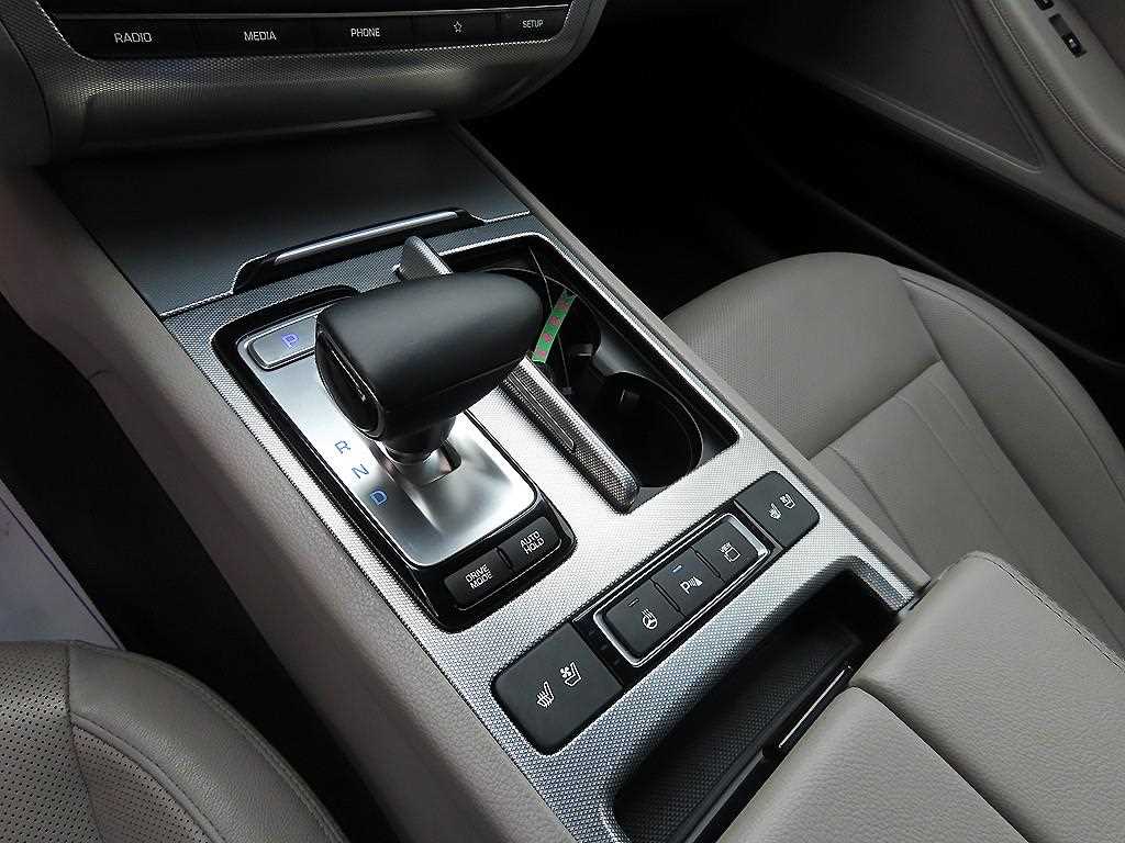 Genesis G80 - Vista 10