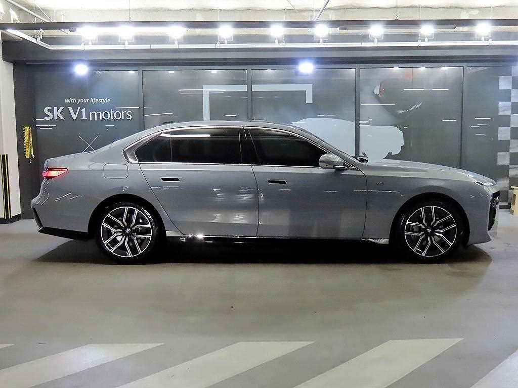 BMW 7 Series - Vista 3