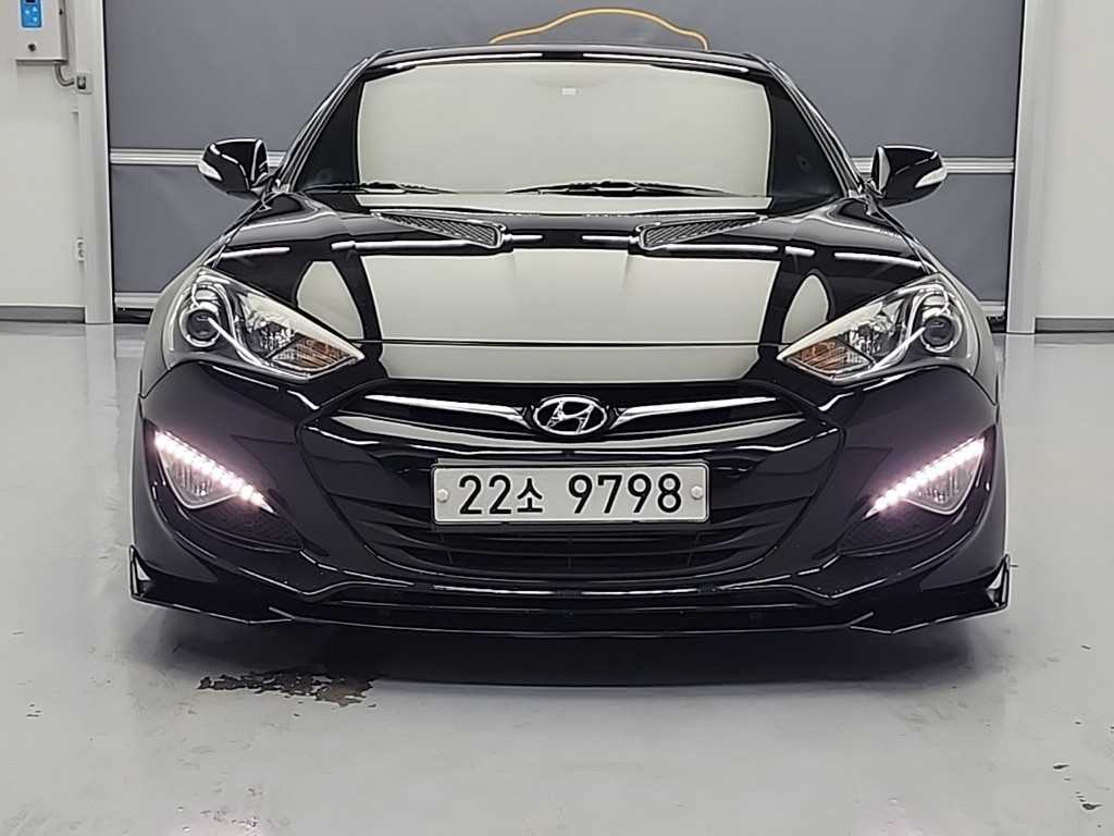 HYUNDAI Genesis - Vista 2