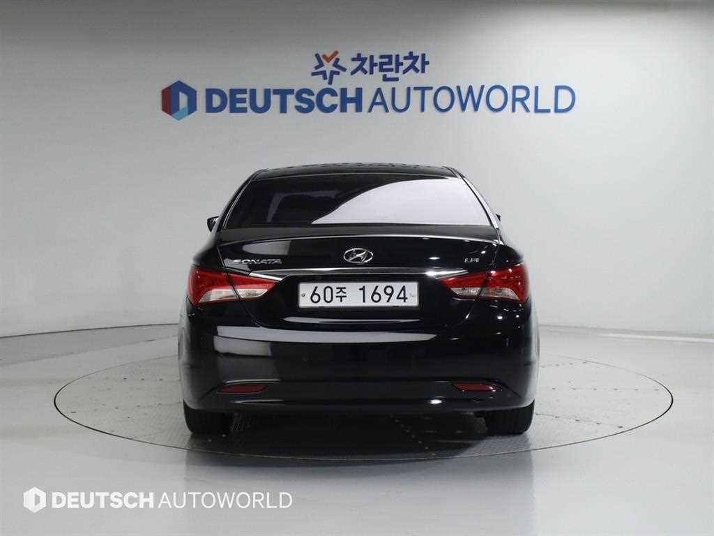 HYUNDAI Sonata - Vista 4