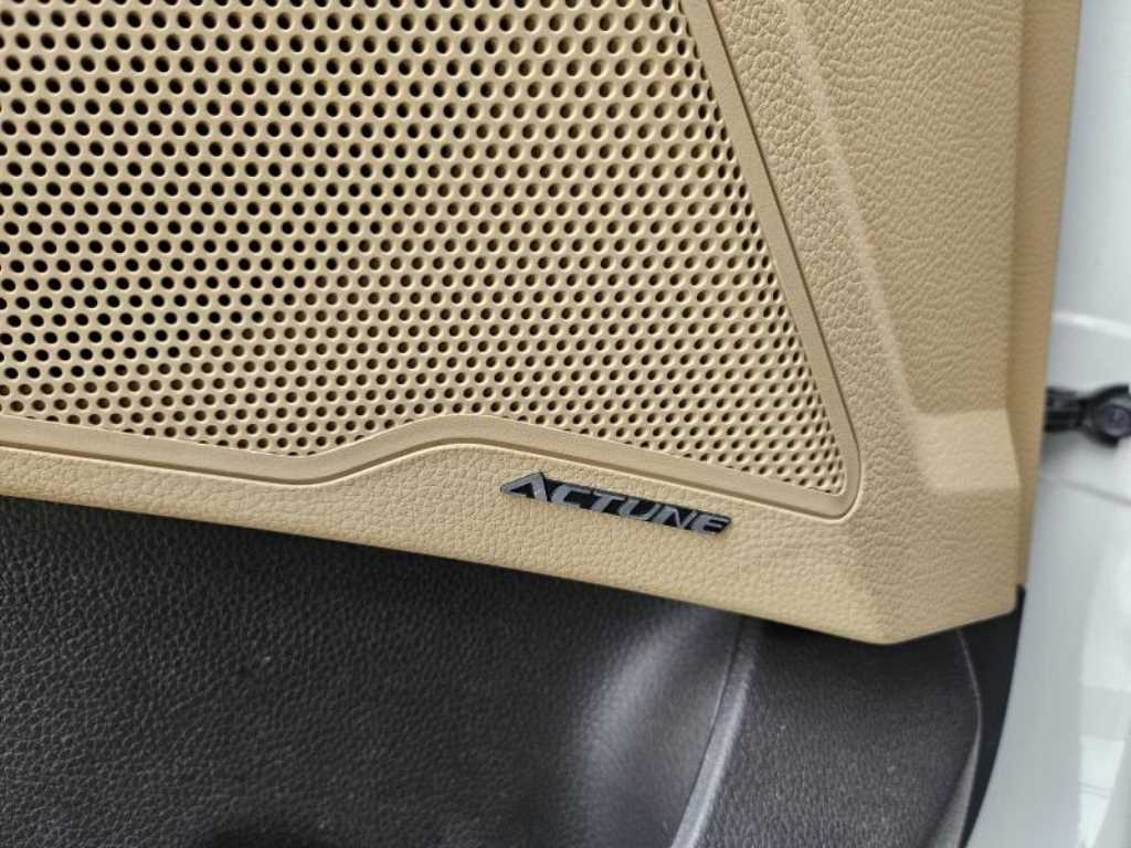 HYUNDAI Grandeur - Vista 11