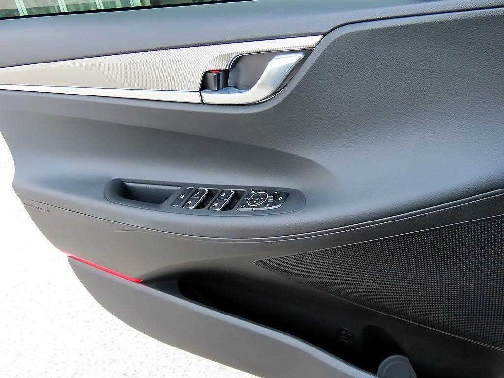 HYUNDAI Grandeur - Vista 11