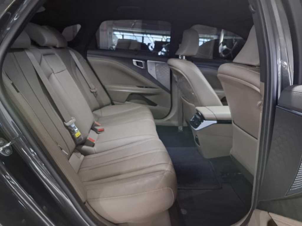 KIA K8 - Vista 8