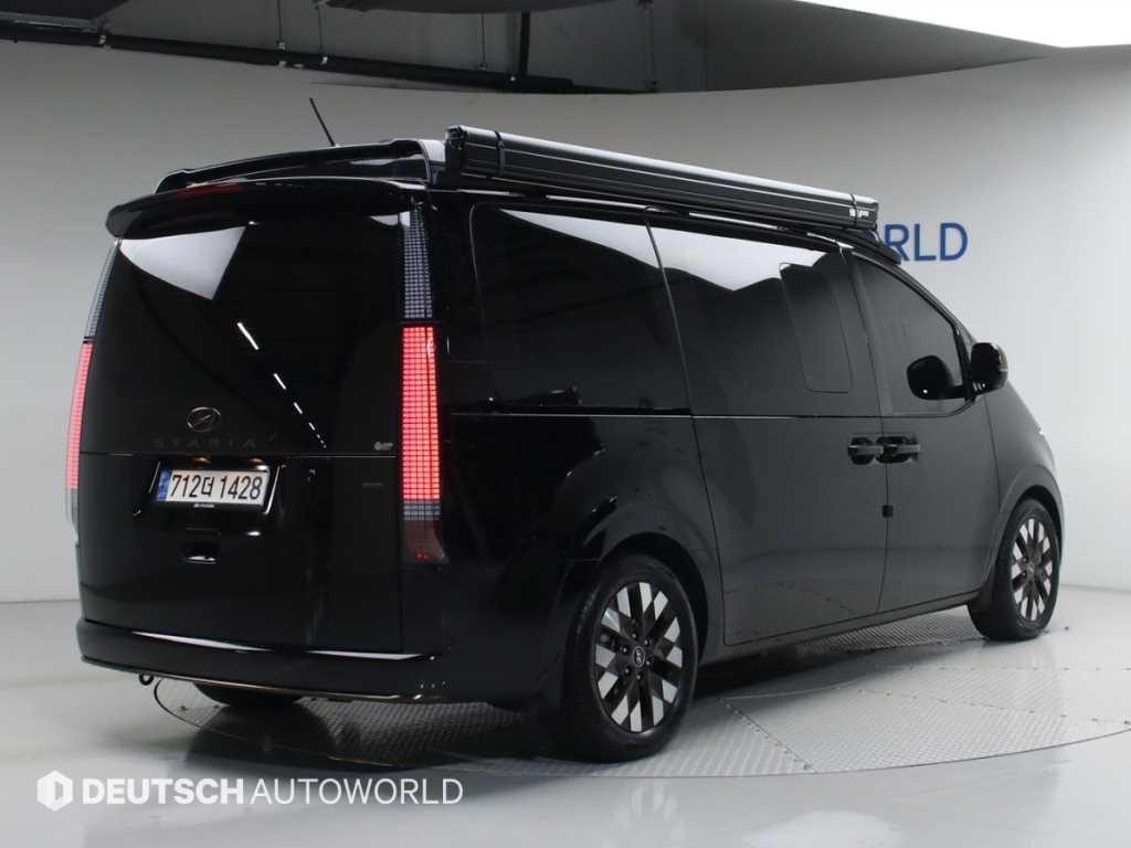 HYUNDAI Staria - Vista 2