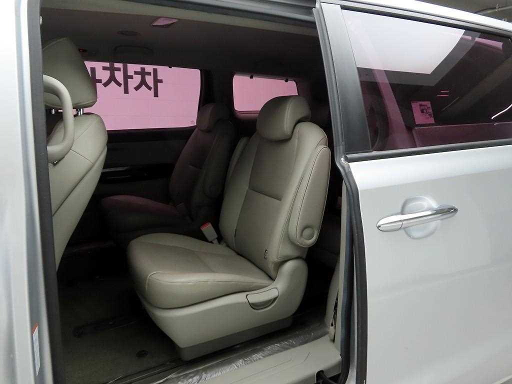 KIA Carnival 2015 Plateado - Importación desde Corea - HF Imports Iquique - Foto 14