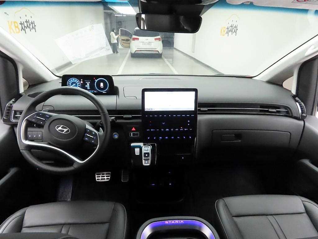 HYUNDAI Staria - Vista 6