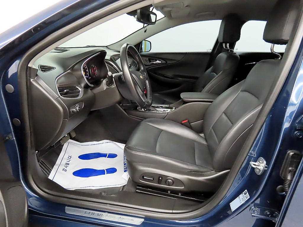 Chevrolet Malibu - Vista 5