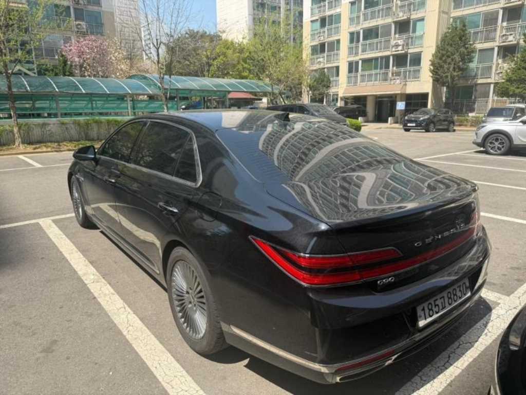 Genesis G90 - Vista 4